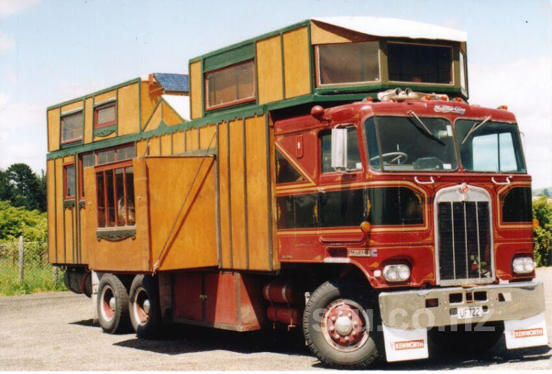 Illustration for article titled Crazy Wooden Homes on Wheels Are Ripped Out of Victorian Dreams